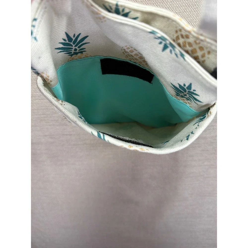 KAVU Keeper Crossbody Bag Canvas Pineapple Print‎ Tropical Shoulder Purse Cream